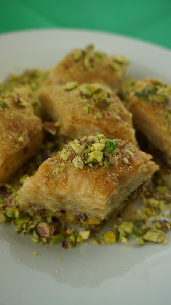 baklava-with-pistachios-4183177_1280